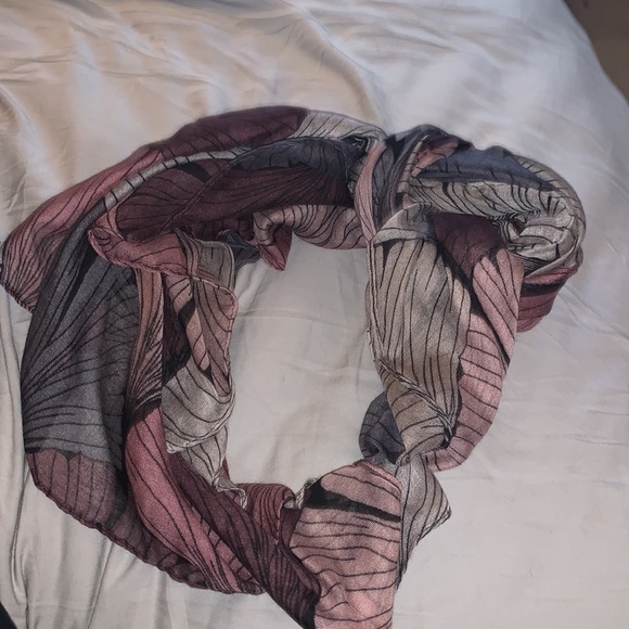 Scarf Set - Picture 4 of 4